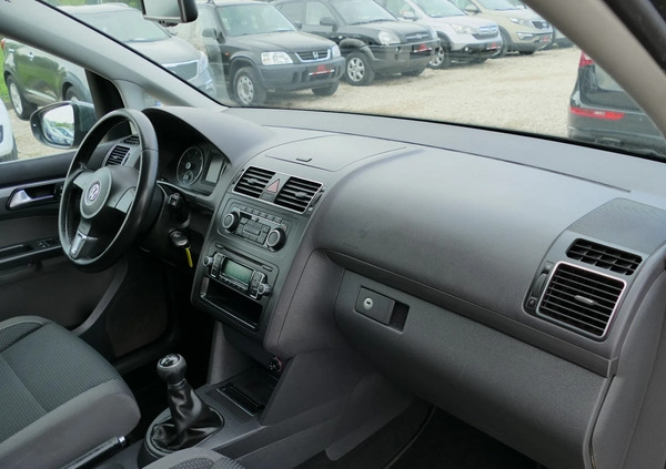 Volkswagen Touran cena 32900 przebieg: 220000, rok produkcji 2011 z Rzeszów małe 121